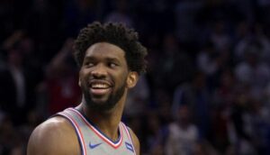 NBA – Joel Embiid se paye la tête de Tristan Thompson et des Cavs