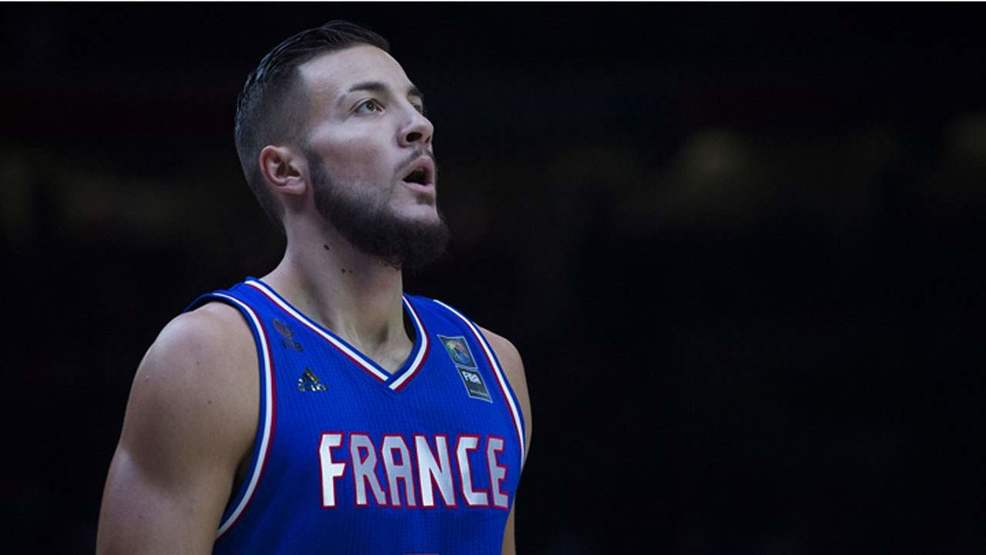 Joffrey Lauvergne sous le maillot de l'équipe de France