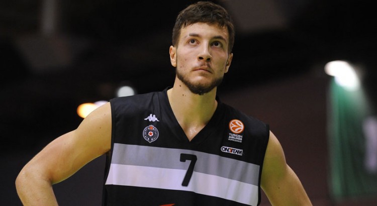 Joffrey Lauvergne sous le maillot du Partizan Belgrade