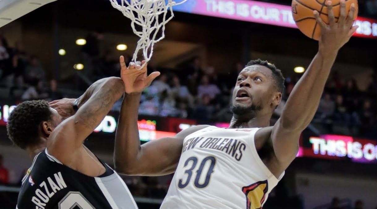 Julius Randle a enoyé un triple-double tout en propreté avec new Orleans.