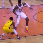 NBA – Top 10 de la nuit : Darren Collison met Deandre Ayton à terre !