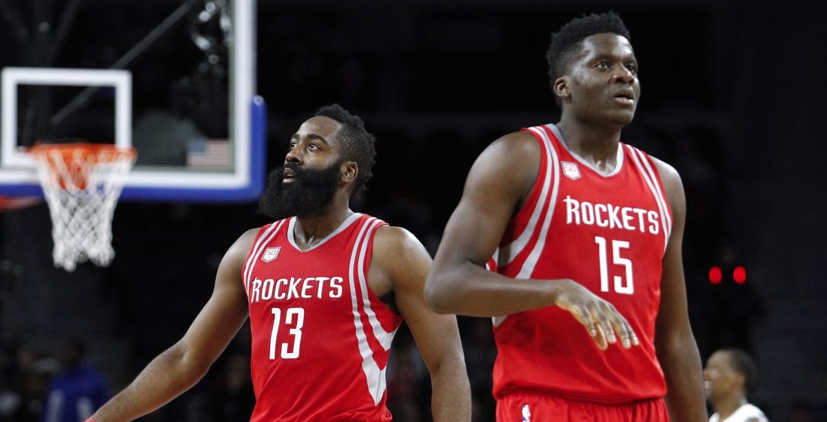 Avec deux apparitions parmi les meilleurs action de la nuit, James Harden et Clint Capela se classent logiquement premier de ce Top 5 de la nuit