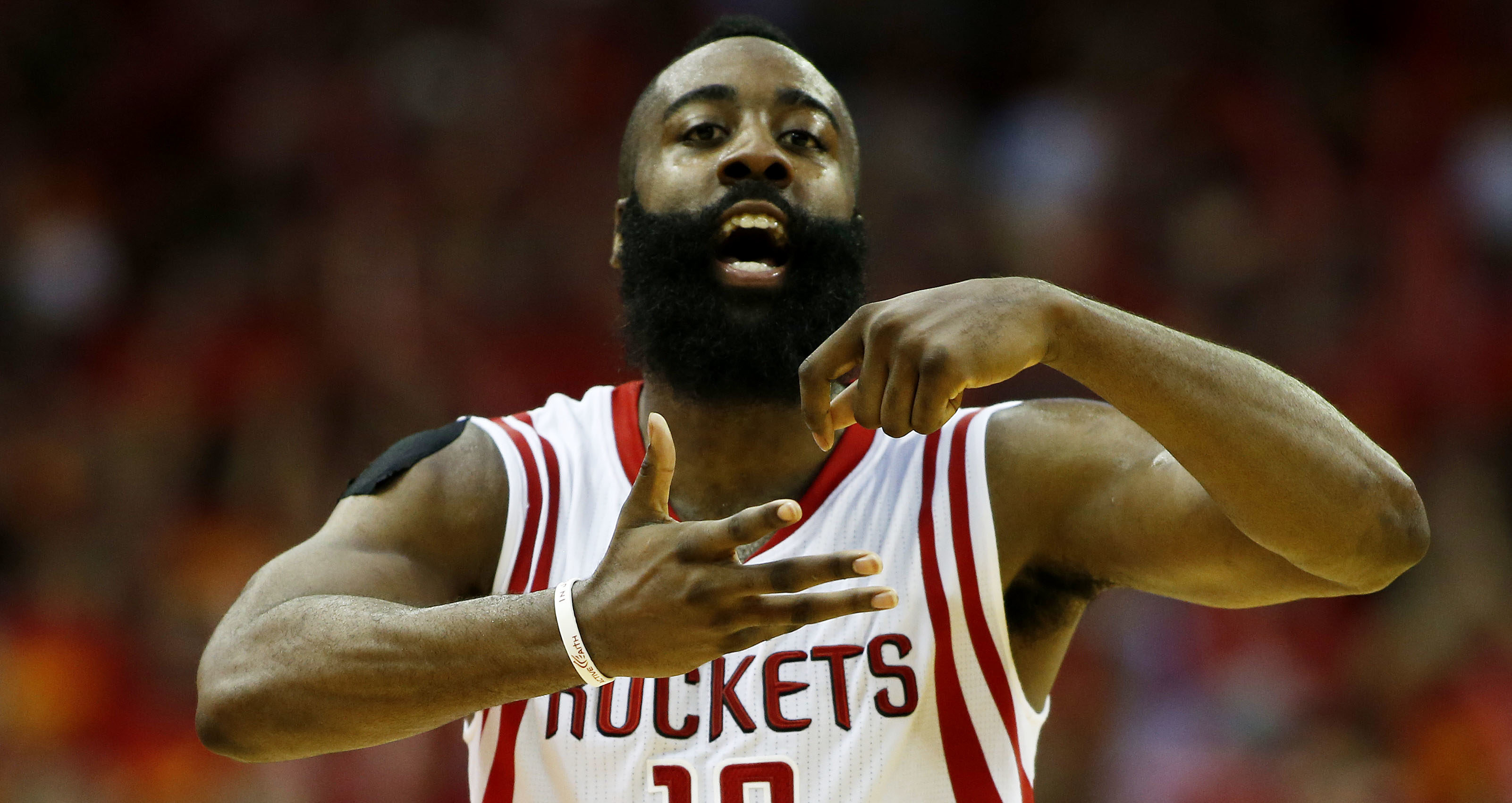 James Harden n'a fait qu'une bouchée des Pacers au Toyota Center. Première victoire à la maison et mode MVP réactivé pour le barbu