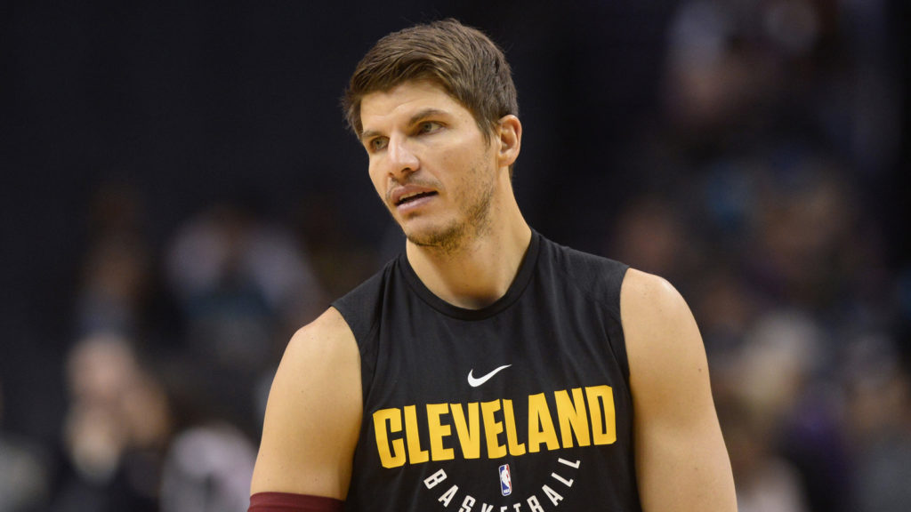 Alors que son contrat signifiait qu'il devait être tradé, les Cavs se sont rétractés et compte bien conserver Kyle Korver