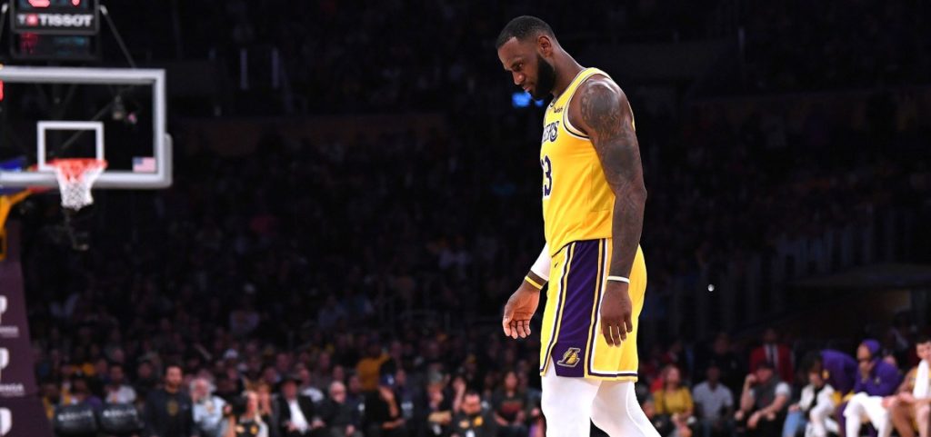 Les deux lancers-francs ratés par LeBron James auraient pu coûter la victoire aux Lakers hier soir face aux Hawks.