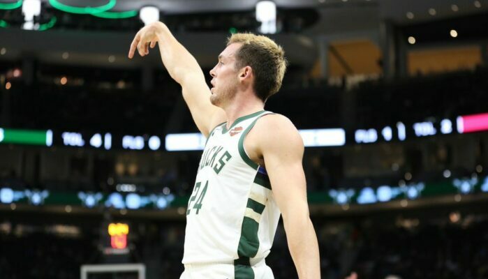 Ce matin c'est Pat Connaughton qui occupe la première place du Top 10