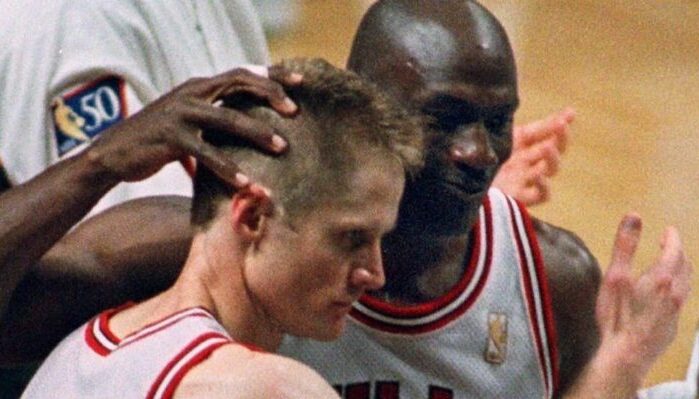Les tensions sont monnaie courante dans les vestiaires des franchises NBA. Steve Kerr revient sur son altercation avec Michael Jordan