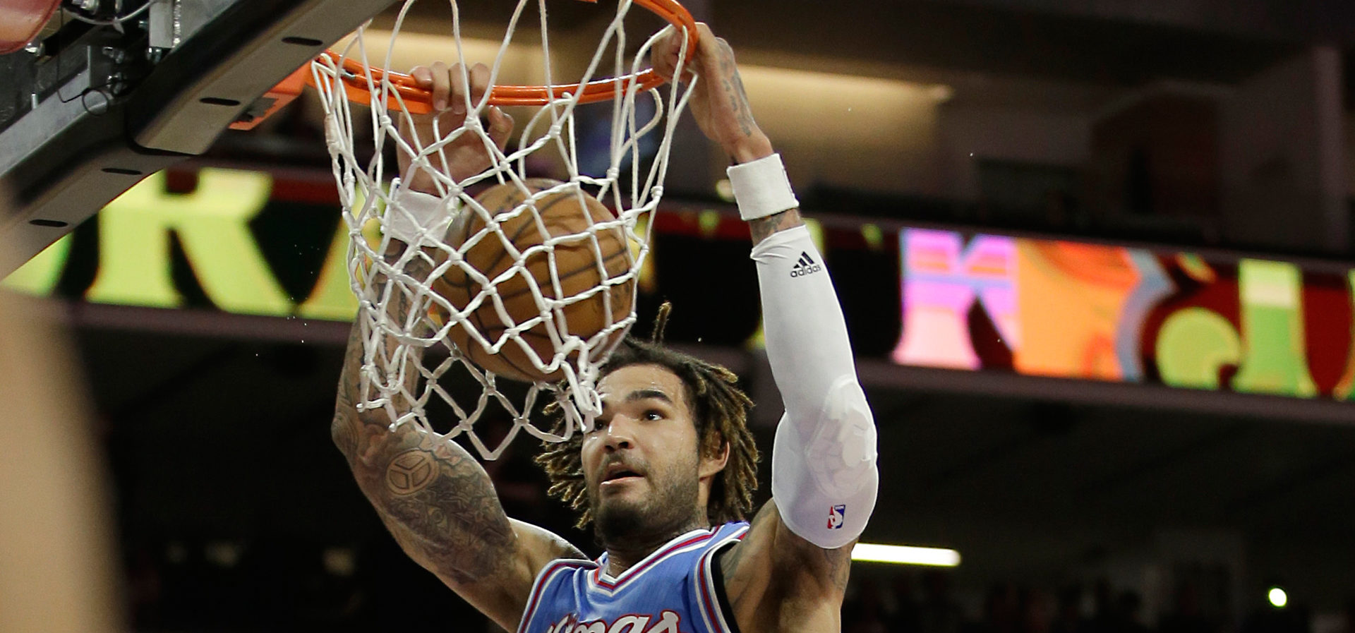 Willie Cauley-Stein se classe premier de ce Top 10 de la nuit