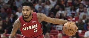 NBA – Top 10 de la nuit : Derrick Jones Jr écrase Julius Randle