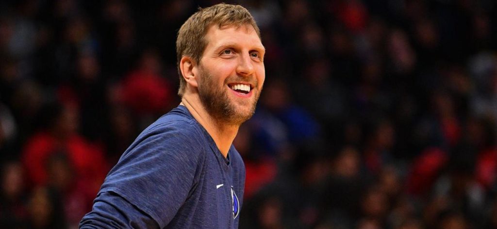 Dirk Nowitzki de retour en NBA pour un record