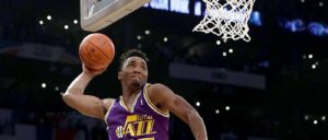 NBA – Donovan Mitchell effrayé par une chauve-souris à l&rsquo;échauffement