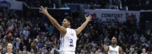 NBA – Top 10 de la nuit : Irving du logo et Jeremy Lamb au buzzer