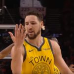 NBA – Quand Klay Thompson s’adresse en plein match à… sa main