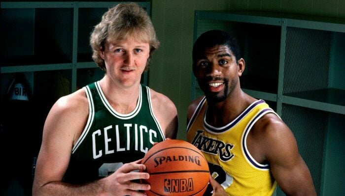 Deux légendes de la NBA, le Celtic Larry Bird et le Laker Magic Johnson.
