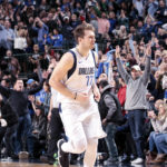 NBA – L’incroyable panier au buzzer de Luka Doncic !