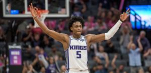 NBA – De’Aaron Fox complimente… son propre jeu