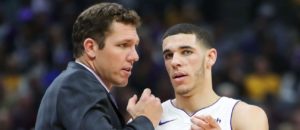 NBA – La réaction désespérée de Luke Walton au raté de Lonzo Ball