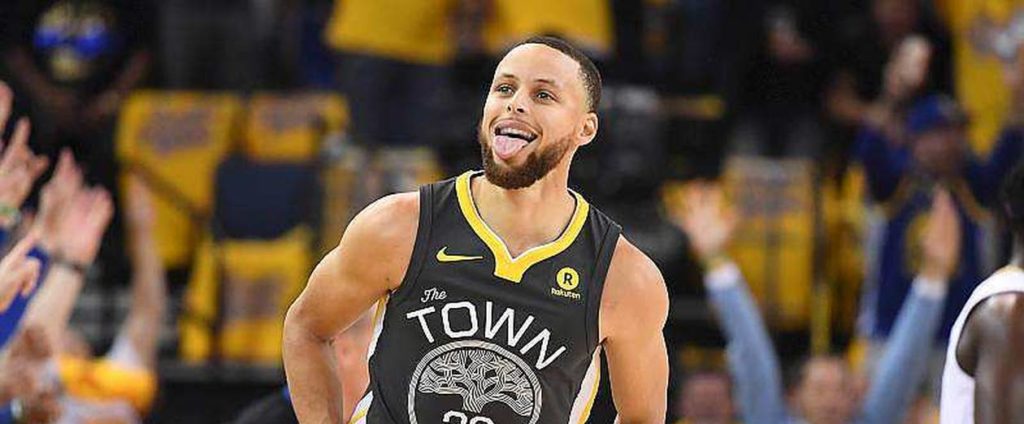 Stephen Curry fait tomber les Clippers au Buzzer