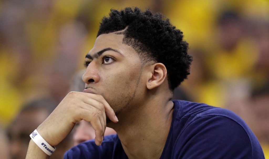 Si les Pelicans ne transfèrent pas Davis avant la deadline, un accord pourrait être trouvé pour que l'intérieur ne joue plus jusqu'à la fin de la saison
