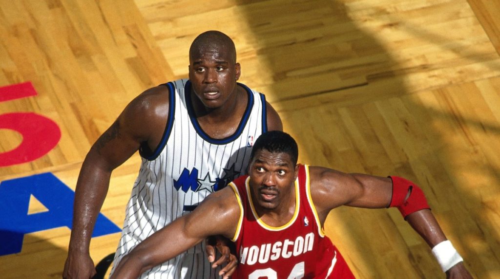 Durant l'été 1995, Hakeem Olajuwon et Shaquille O'Neal ont failli s'affronter dans un un-contre-un de légende