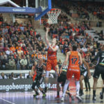 LFB – Lyon sort victorieux face à Bourges et reprend la première place