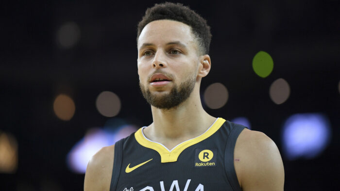 Stephen Curry frustré par la défaite contre les Rockets