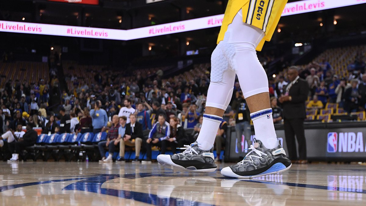 NBA - Le troll de Stephen Curry avec sa paire de chaussures