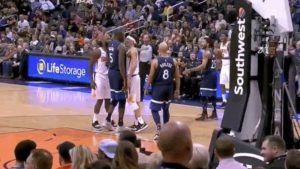 NBA – Devin Booker et Gorgui Dieng veulent en découdre aux vestiaires