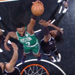 NBA – Top 10 : Jaylen Brown se paye Jarrett Allen !