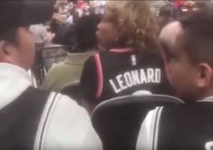 NBA – Quand la mère de Kawhi Leonard s’embrouille avec un fan des Spurs