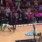 NBA – Marcus Smart fait une Shawn Michaels