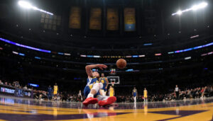 NBA – Stephen Curry explique sa glissade face aux Lakers