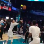 NBA – Quand Curry et Embiid se tapent un petit volley