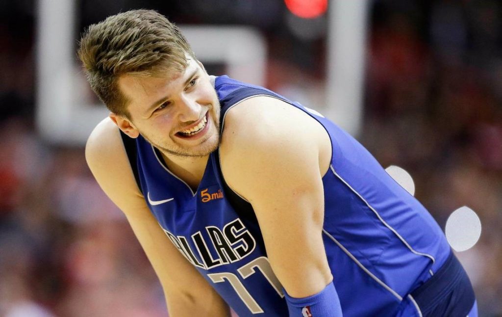 Luka Doncic a tweeté à la mi-temps du All-Star Game que le MVP du match devait être Dirk Nowitzki