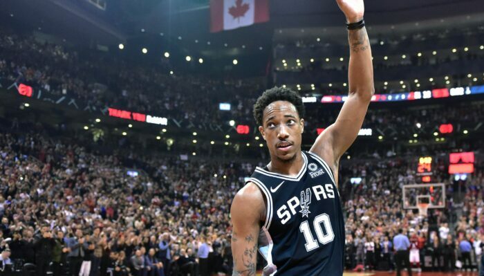 DeMar DeRozan accueilli par une standing ovation à Toronto