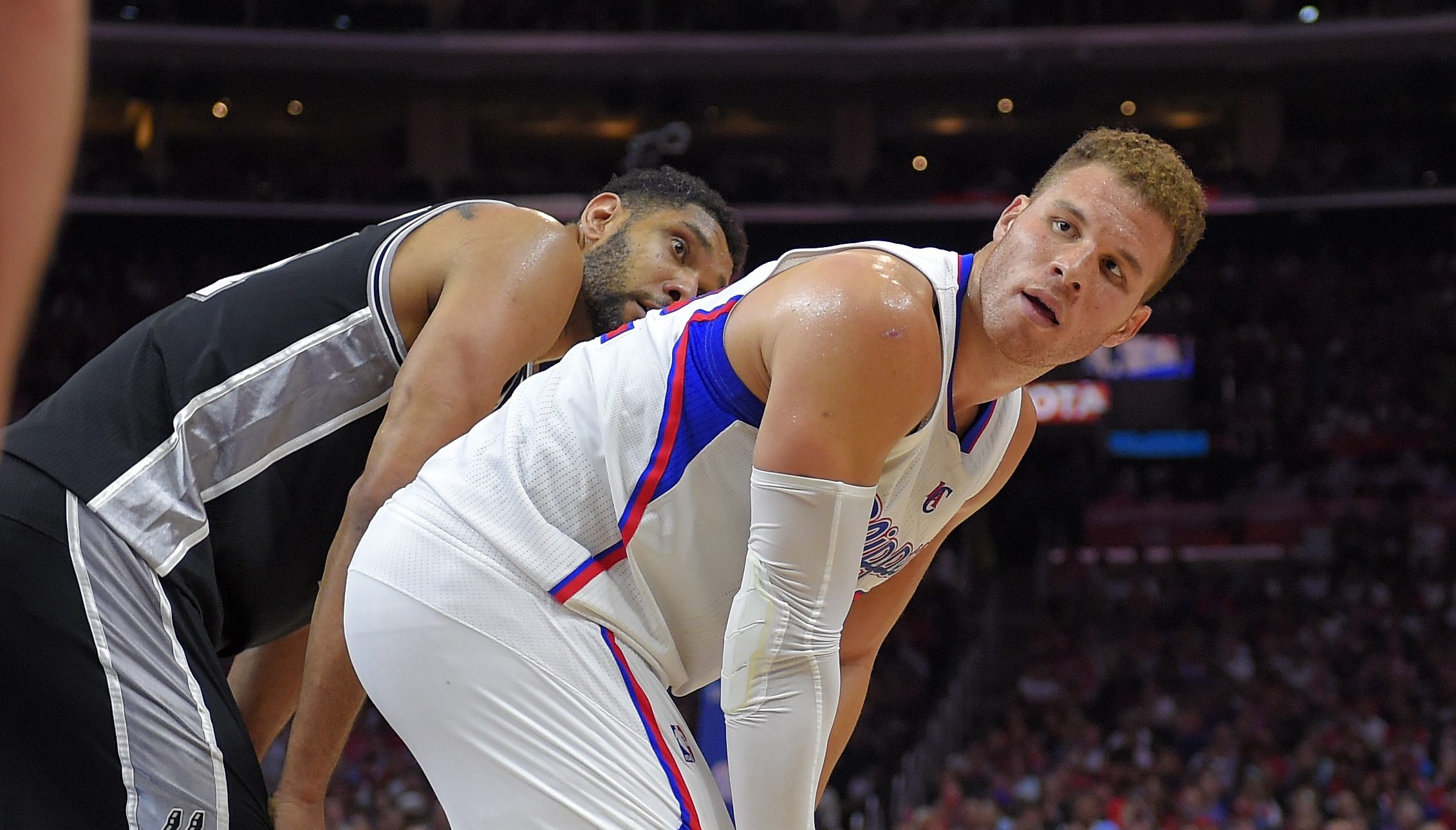 Tim Duncan et Blake Griffin à la ligne des lancers