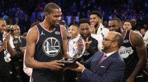 NBA – Kevin Durant rejoint cinq légendes après son dernier titre de MVP