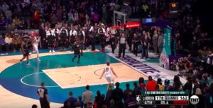 NBA – Steph Curry explique son dunk en toute fin de match
