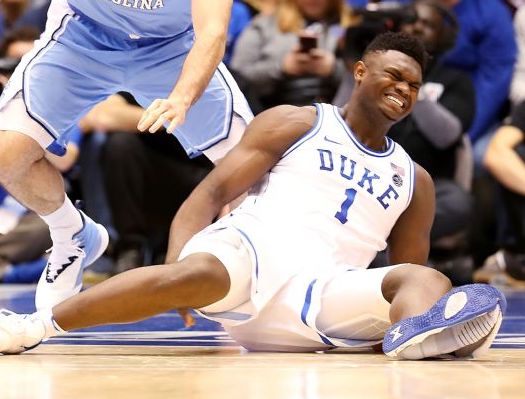 Zion Williamson a vu sa chaussure exploser contre NC