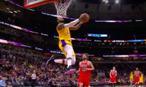 NBA – Top 10 : LeBron James en mode Dunk Contest !