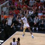 NBA – Derrick Jones Jr sort le dunk de l’année !