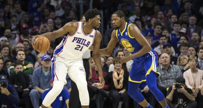 Joel Embiid et Kevin Durant s'admirent mutuellement