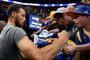 NBA – Les étranges anecdotes de Stephen Curry sur la folie de certains fans