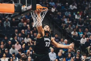 NBA – Top 10 : KAT en mode forain, poster + victoire contre OKC !