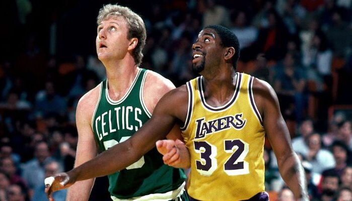 Larry Bird et Magic Johnson durant un Celtics/Lakers