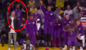 NBA – LeBron imite le air guitar de Lance Stephenson