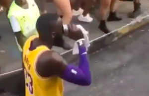 NBA – Le sosie (presque) parfait de LeBron James ?