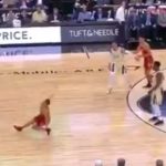 NCAA – La terrible chute de Derryck Thornton sur un crossover