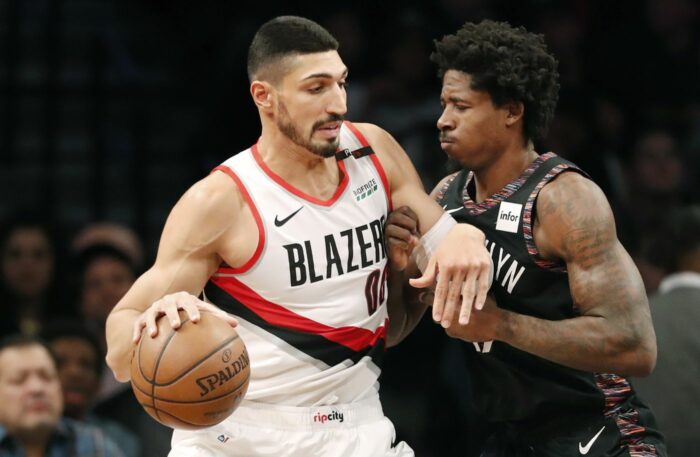 Enes Kanter a joué au volley cette nuit contre les Nets