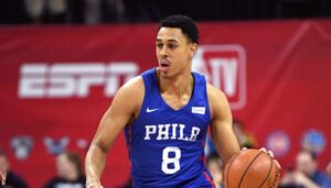 NBA – Zhaire Smith marque son premier panier, les Sixers le bizutent